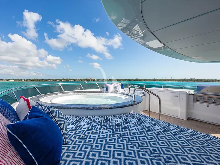 BLANCHE 161 Christensen 49m - sundeck jacuzzi BLANCHE 161 Christensen 49m - sundeck jacuzzi