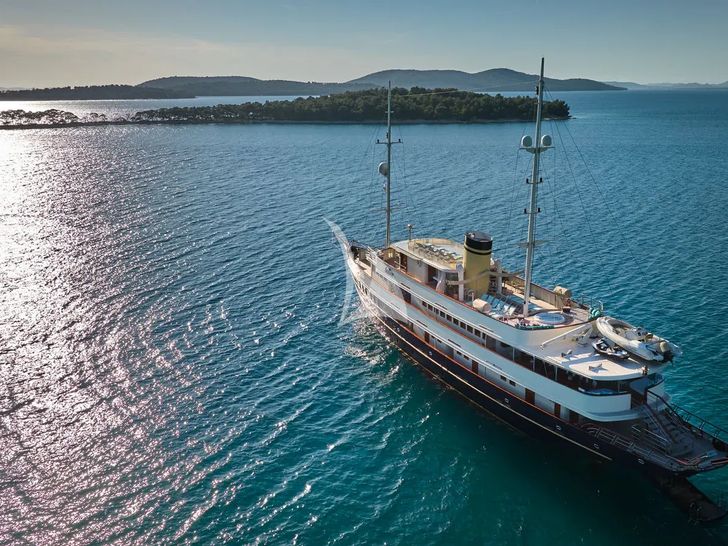 CASABLANCA Custom Yacht 61m - anchored CASABLANCA Custom Yacht 61m - anchored