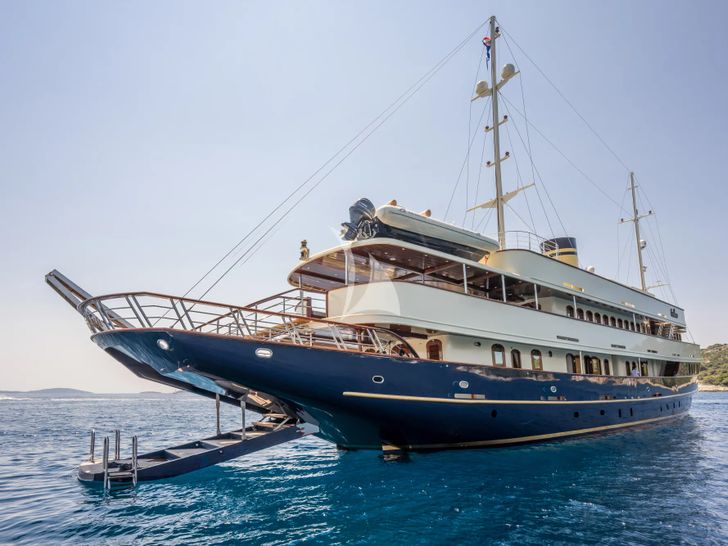 CASABLANCA Custom Yacht 61m - foredeck CASABLANCA Custom Yacht 61m - foredeck