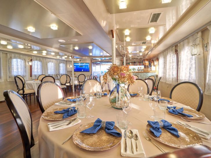 CASABLANCA Custom Yacht 61m - indoor dining area CASABLANCA Custom Yacht 61m - indoor dining area
