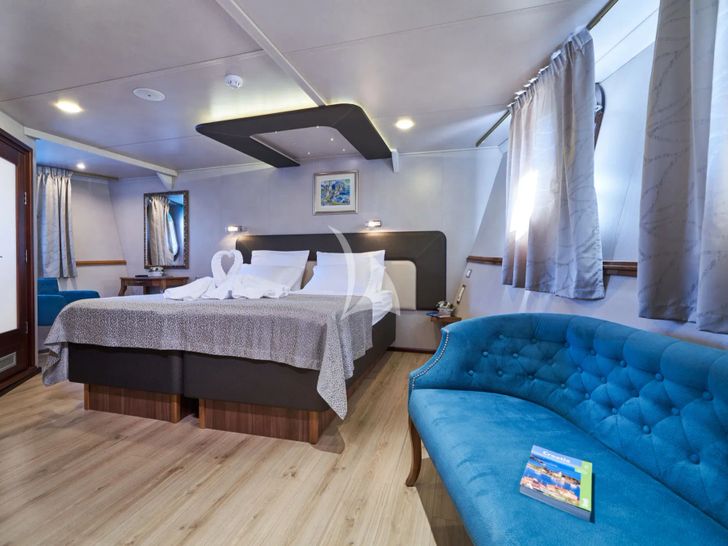 CASABLANCA Custom Yacht 61m - master cabin wide shot CASABLANCA Custom Yacht 61m - master cabin wide shot