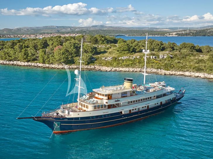 CASABLANCA Custom Yacht 61m - profile CASABLANCA Custom Yacht 61m - profile