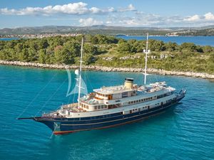 CASABLANCA - Custom Yacht 61m - 18 Cabins - Split - Dubrovnik - Hvar - Croatia CASABLANCA - Custom Yacht 61m - 18 Cabins - Split - Dubrovnik - Hvar - Croatia