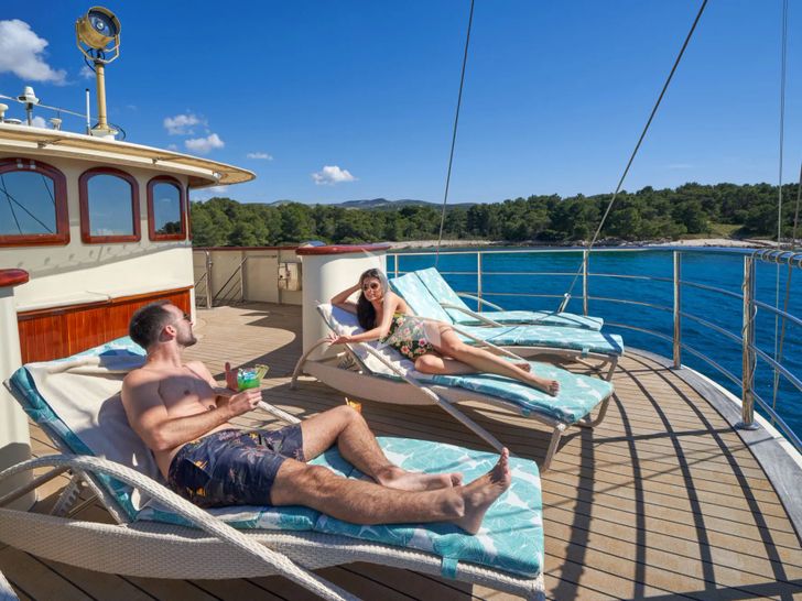 CASABLANCA Custom Yacht 61m - sun deck sun beds CASABLANCA Custom Yacht 61m - sun deck sun beds