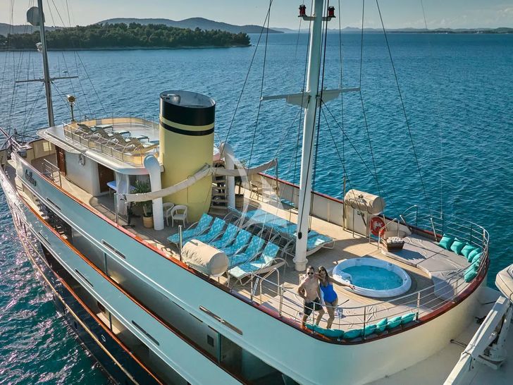 CASABLANCA Custom Yacht 61m - sun deck CASABLANCA Custom Yacht 61m - sun deck