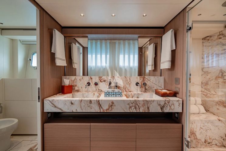 Charter Yacht CATCH ME - Sanlorenzo SL86A - 4 Cabins - Naples - Capri - Positano - Amalfi Coast - Italy