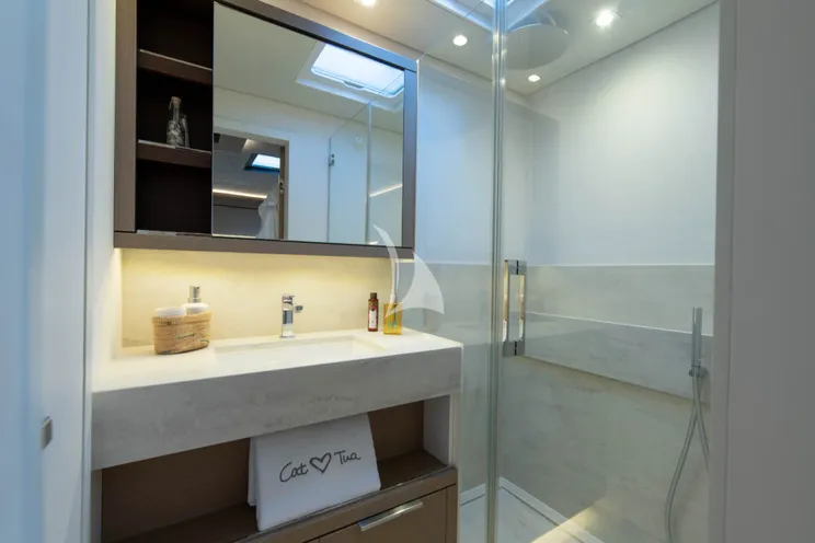 Charter Yacht CAT TUA - Lagoon Seventy 7 - 4 Cabins - St Martin - St Barths - Leewards - Windwards - Caribbean