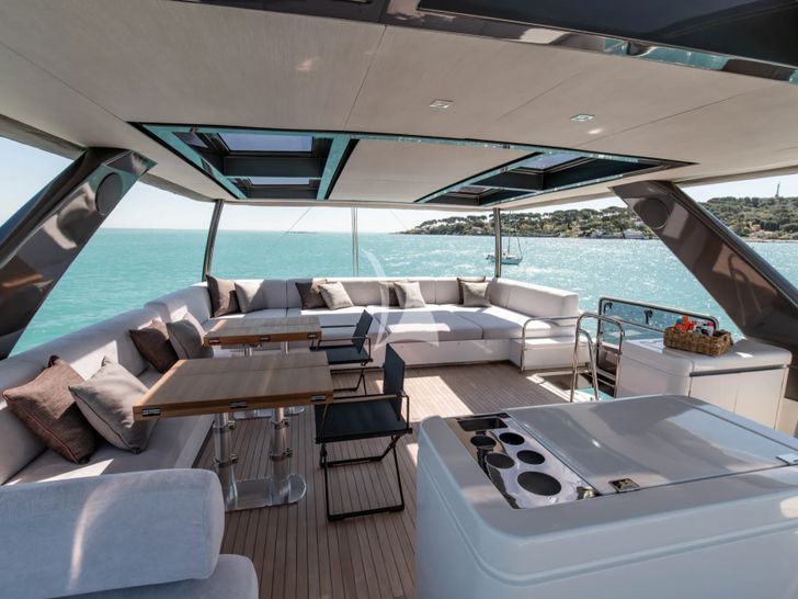 CAT TUA Lagoon Seventy 7 - flybridge CAT TUA Lagoon Seventy 7 - flybridge