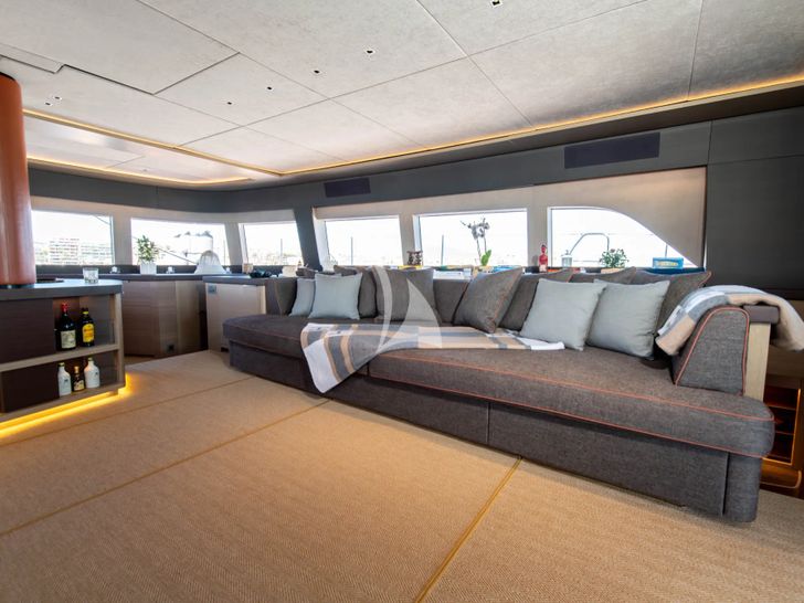 CAT TUA Lagoon Seventy 7 - saloon seating area CAT TUA Lagoon Seventy 7 - saloon seating area