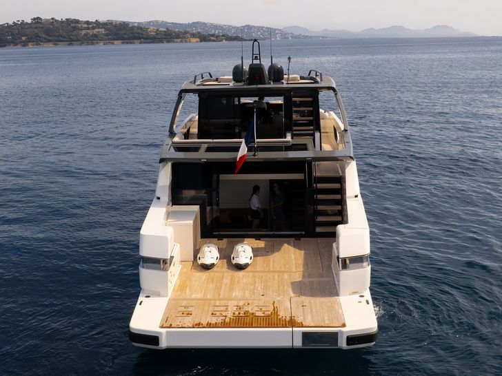 CC BLUEGAME 63 Aft CC BLUEGAME 63 Aft