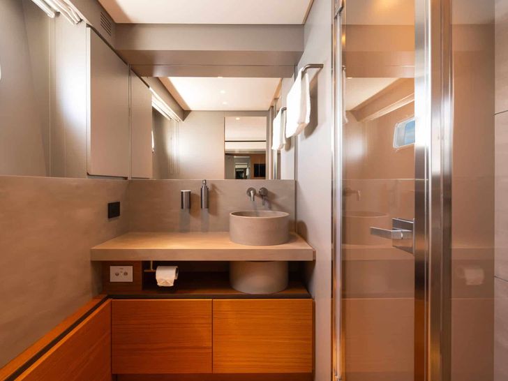 CC BLUEGAME 63 Ensuite CC BLUEGAME 63 Ensuite