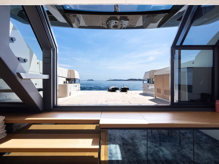 CC BLUEGAME 63 Swim Platform CC BLUEGAME 63 Swim Platform