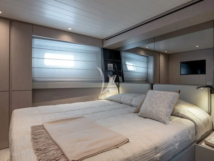 CC Bluegame BGX62 - VIP cabin CC Bluegame BGX62 - VIP cabin