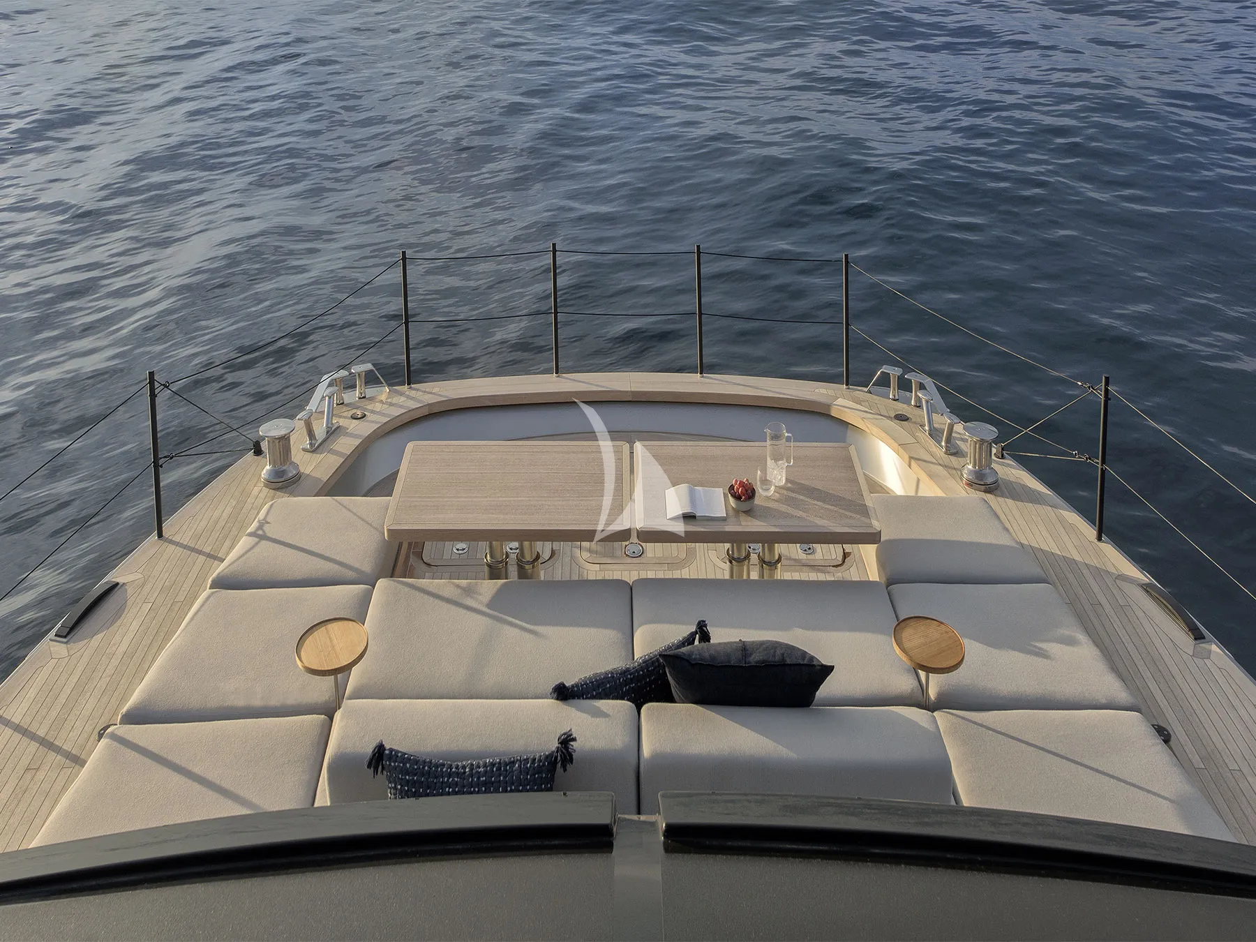 CECE Bluegame BGM75 - foredeck lounge and sunbathing area