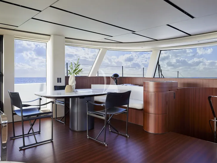 CECE Bluegame BGM75 - indoor dining area CECE Bluegame BGM75 - indoor dining area