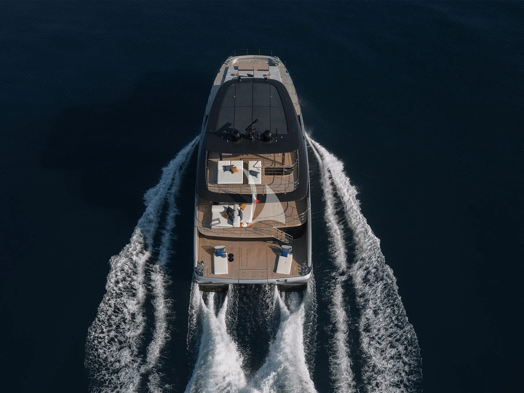 CECE Bluegame BGM75 - top aerial shot cruising