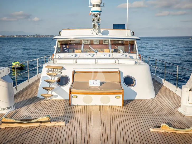 CHANTELLA Chantier Naval d'Antibes 29m - foredeck CHANTELLA Chantier Naval d'Antibes 29m - foredeck