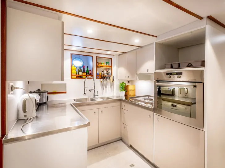 CHANTELLA Chantier Naval d'Antibes 29m - galley CHANTELLA Chantier Naval d'Antibes 29m - galley