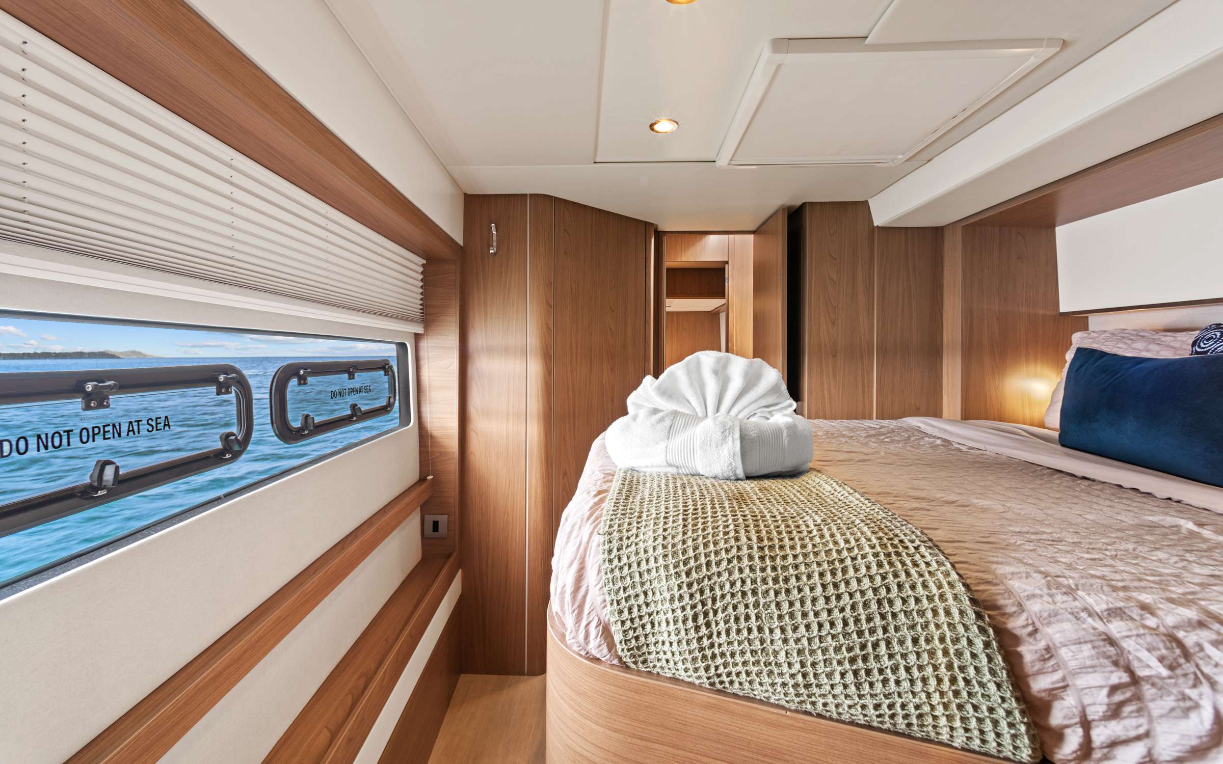 Charter Yacht CHILLIN HUT - Bali 5.4 - 4 Cabins - Tortola - Virgin Gorda - Anegada - BVI - Caribbean
