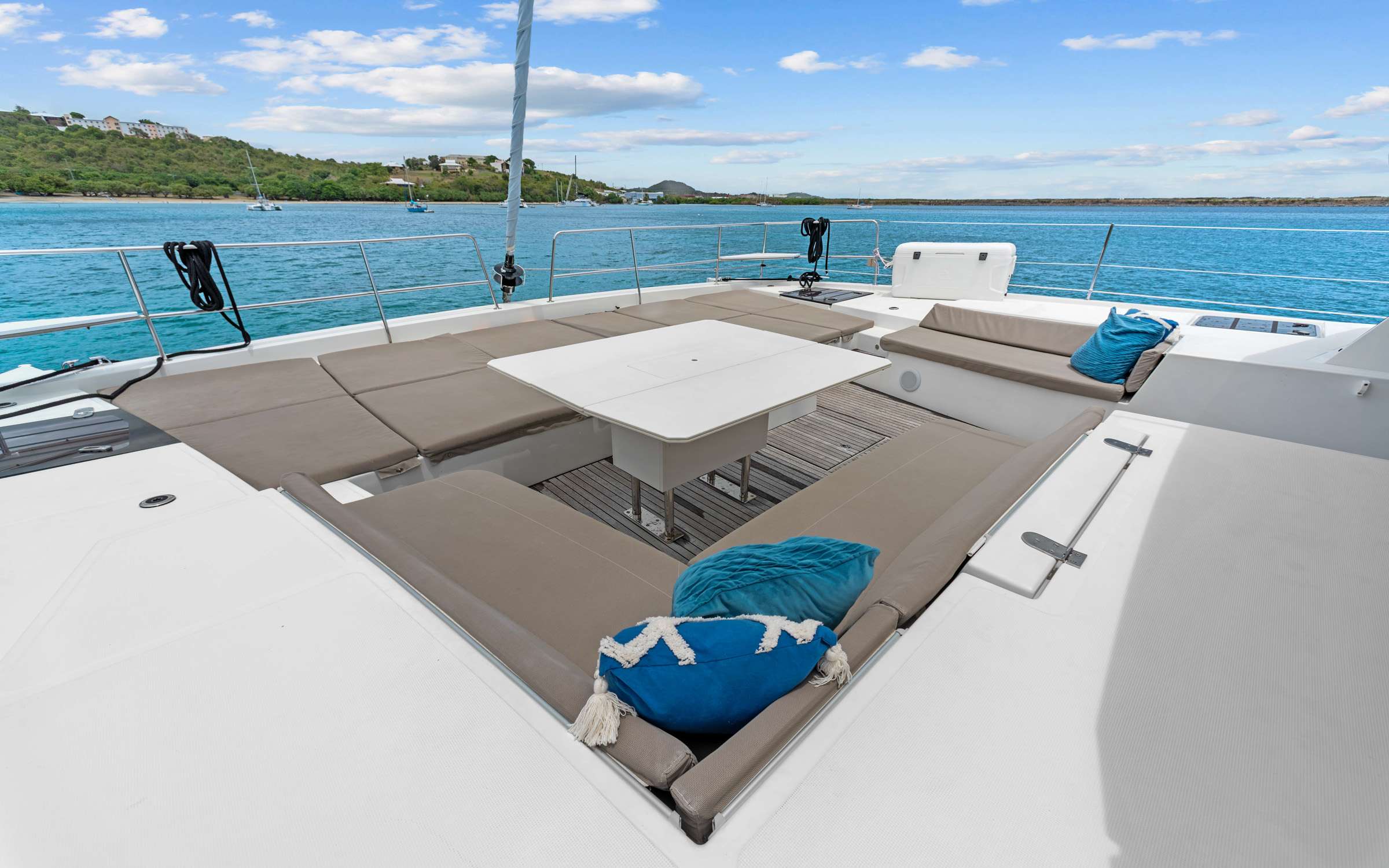 Charter Yacht CHILLIN HUT - Bali 5.4 - 4 Cabins - Tortola - Virgin Gorda - Anegada - BVI - Caribbean