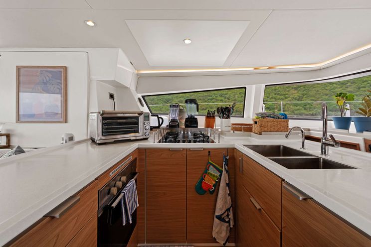 Charter Yacht CHILLIN HUT - Bali 5.4 - 4 Cabins - Tortola - Virgin Gorda - Anegada - BVI - Caribbean