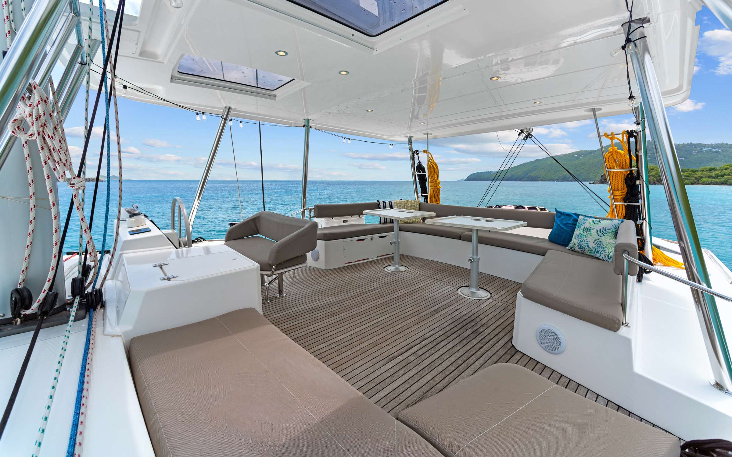 Charter Yacht CHILLIN HUT - Bali 5.4 - 4 Cabins - Tortola - Virgin Gorda - Anegada - BVI - Caribbean