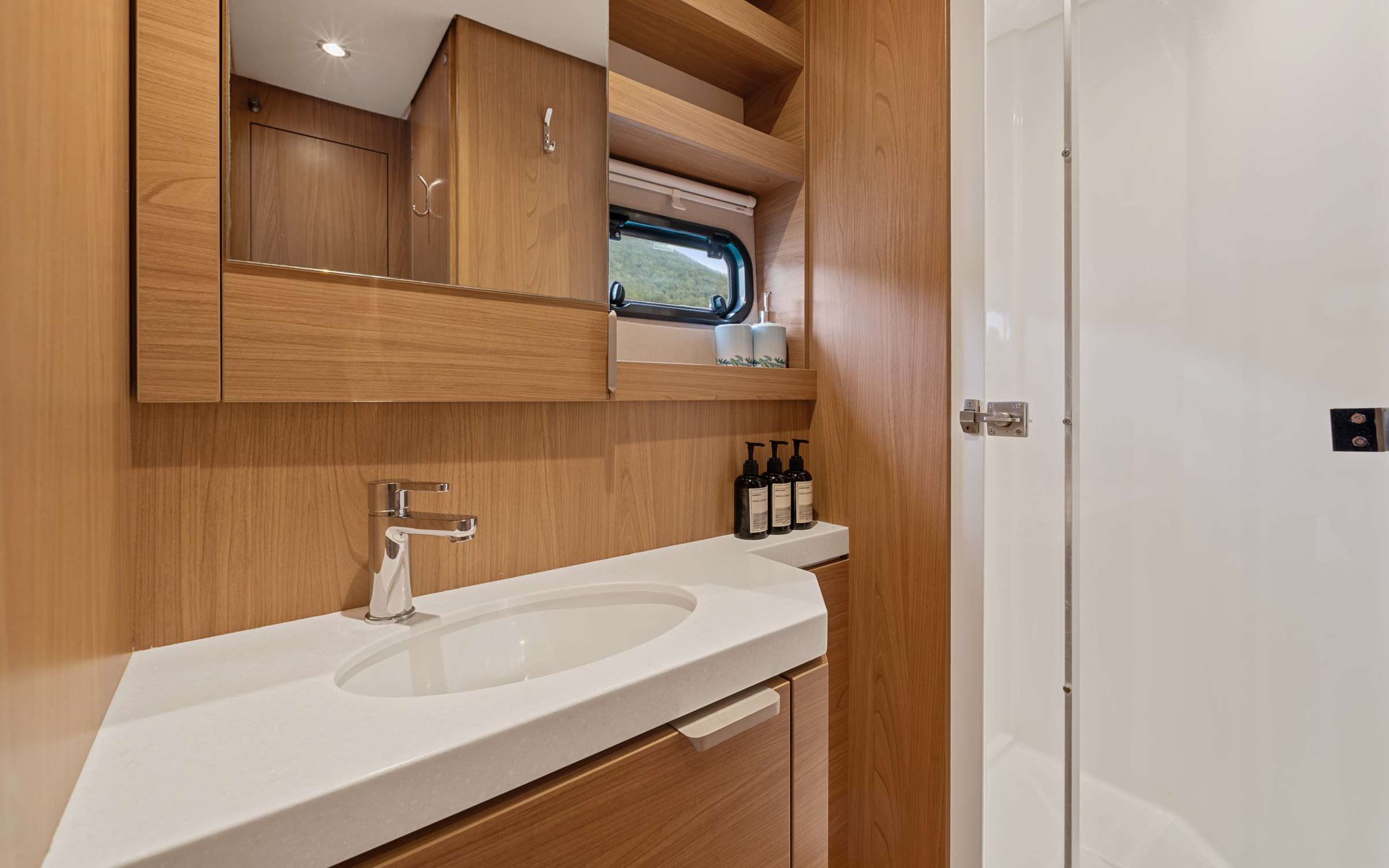 Charter Yacht CHILLIN HUT - Bali 5.4 - 4 Cabins - Tortola - Virgin Gorda - Anegada - BVI - Caribbean