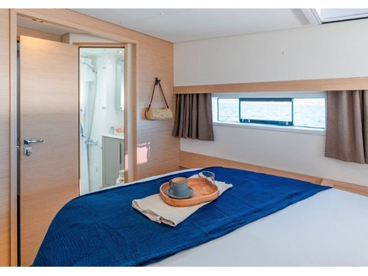 CINSELUNA Fountaine Pajot Maestro 44 - VIP cabin CINSELUNA Fountaine Pajot Maestro 44 - VIP cabin