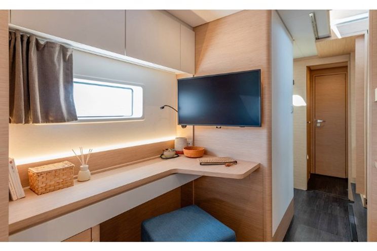 Charter Yacht CINSELUNA - Fountaine Pajot 44 Maestro - 3 Cabins - St Raphael - Cannes - St Tropez - Nice - Antibes - Monaco - French Riviera