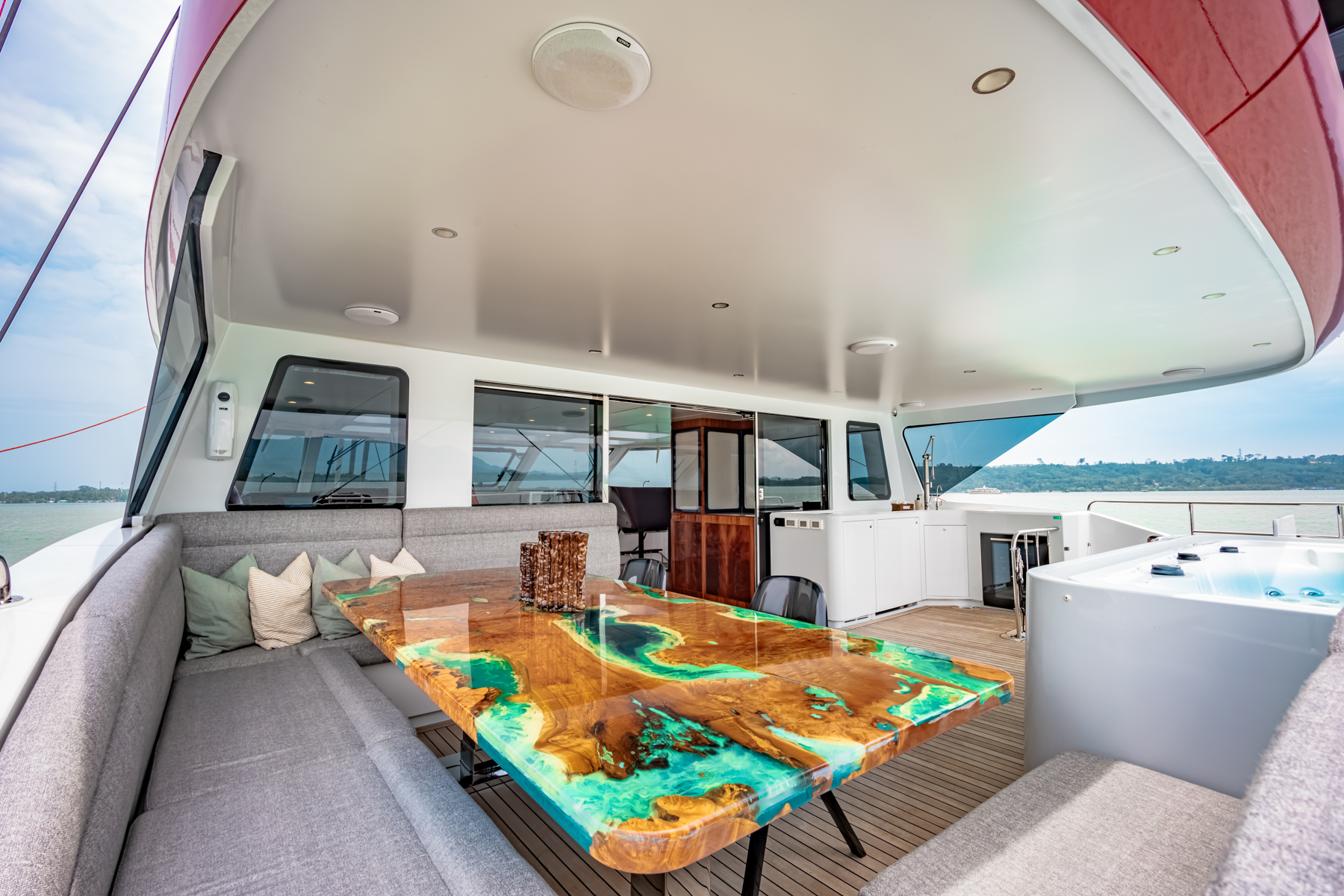 Charter Yacht CRAZY LOVE - Hudson HH88 - 4 Cabins - Papeete - Raiatea - Tahiti - French Polynesia