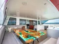 CRAZY LOVE Hudson HH88 - aft alfresco lounge and jacuzzi CRAZY LOVE Hudson HH88 - aft alfresco lounge and jacuzzi