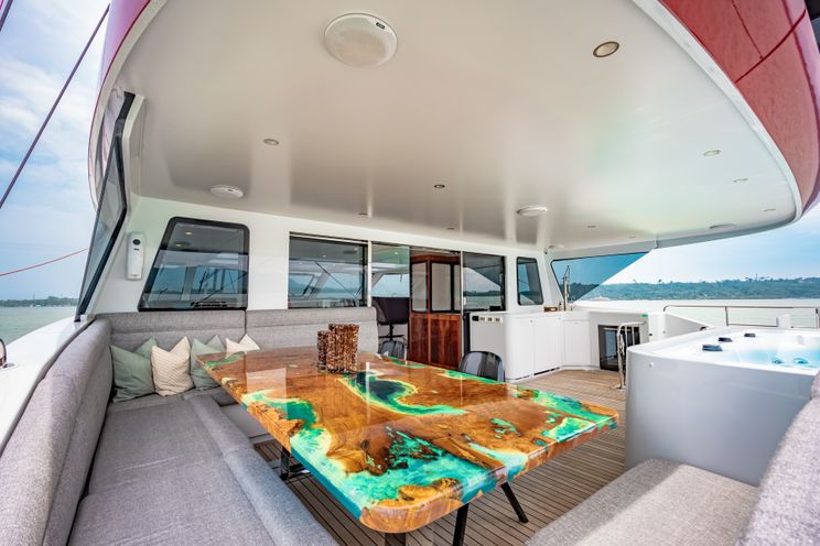 Charter Yacht CRAZY LOVE - Hudson HH88 - 4 Cabins - Papeete - Raiatea - Tahiti - French Polynesia