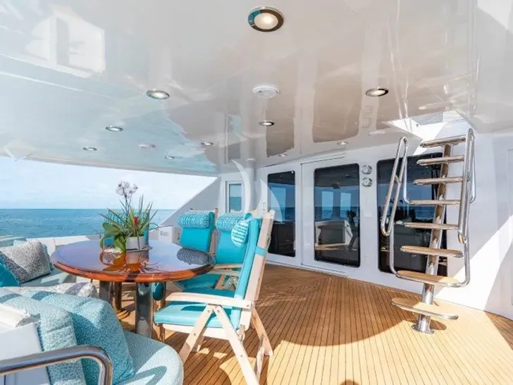 CLAIRE Hatteras 100 - main aft deck CLAIRE Hatteras 100 - main aft deck