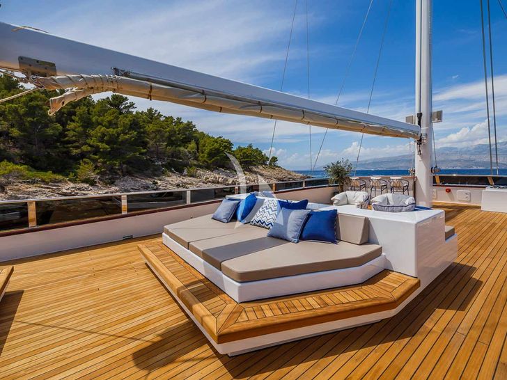 CLASE AZUL Radez 48m - sun beds CLASE AZUL Radez 48m - sun beds