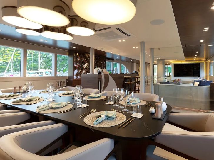 CLASE AZUL Radez 48m - main dining area CLASE AZUL Radez 48m - main dining area