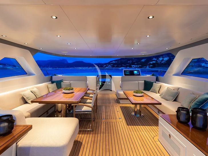 CALYPSO I Mulder 36m - sundeck lounge CALYPSO I Mulder 36m - sundeck lounge