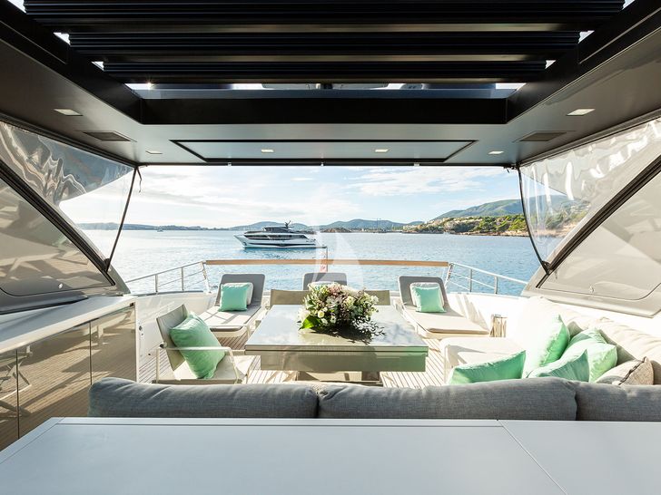 CLOUD IX Sanlorenzo SX76 - sun deck seating CLOUD IX Sanlorenzo SX76 - sun deck seating