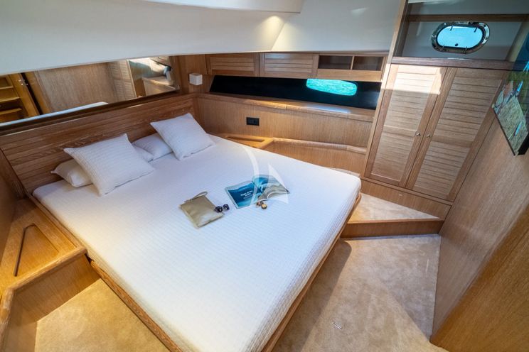 Charter Yacht CLOUD 9 - Sasga Menorquin 68 Flybridge - 3 Cabins - Dubrovnik - Split - Hvar - Croatia
