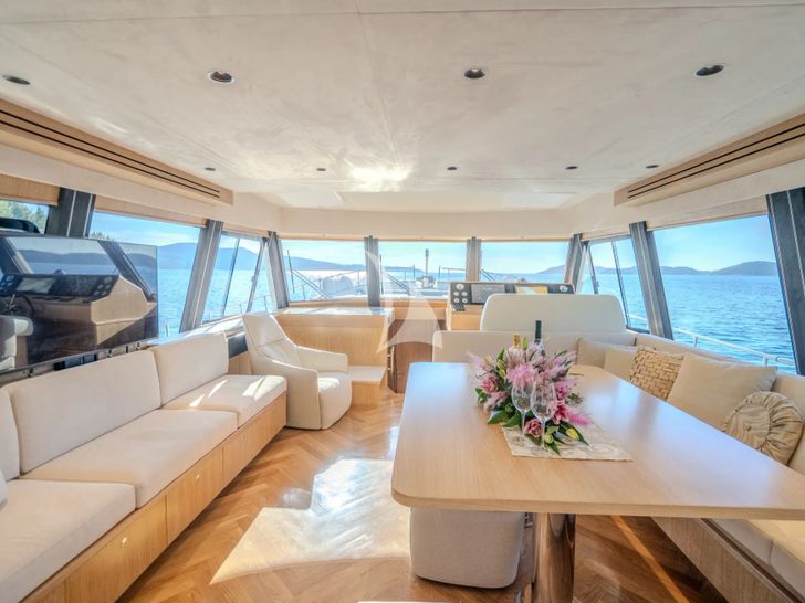 CLOUD 9 Sasga Menorquin 68 Flybridge - saloon CLOUD 9 Sasga Menorquin 68 Flybridge - saloon