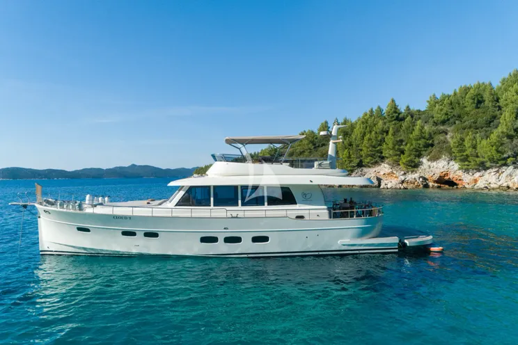 Charter Yacht CLOUD 9 - Sasga Menorquin 68 Flybridge - 3 Cabins - Dubrovnik - Split - Hvar - Croatia