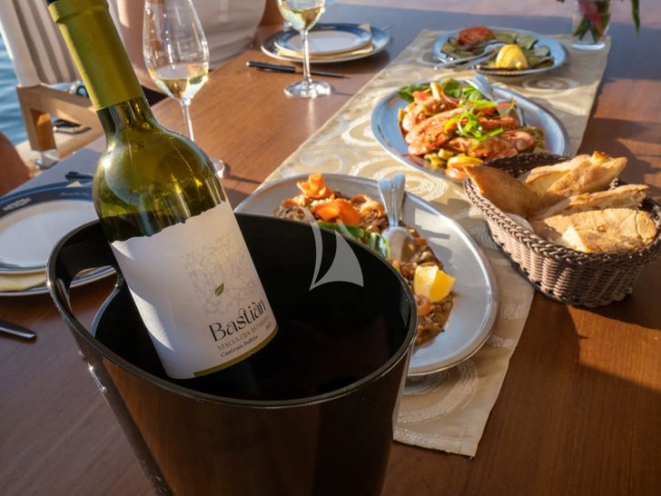 CLOUD 9 Sasga Menorquin 68 Flybridge - wine party CLOUD 9 Sasga Menorquin 68 Flybridge - wine party