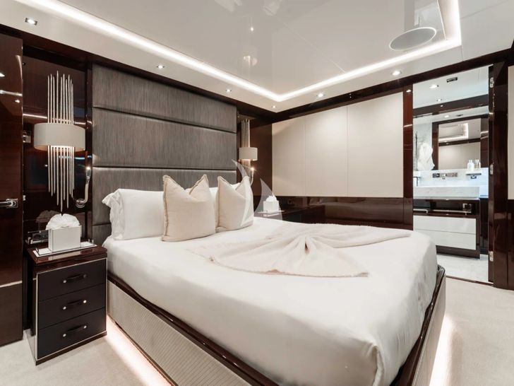 CAPTAIN MORGAN III Sunseeker 131 - VIP cabin 1 CAPTAIN MORGAN III Sunseeker 131 - VIP cabin 1