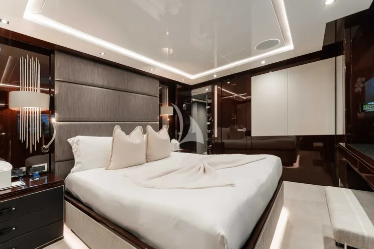 Charter Yacht CAPTAIN MORGAN III - Sunseeker 131 - 5 Cabins - Nassau - Exumas - Bahamas
