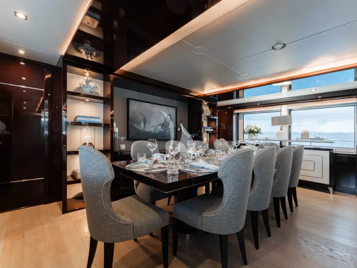 CAPTAIN MORGAN III Sunseeker 131 - main dining area CAPTAIN MORGAN III Sunseeker 131 - main dining area