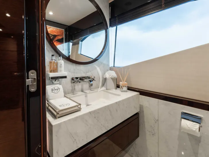 CAPTAIN MORGAN III Sunseeker 131 - main saloon day head CAPTAIN MORGAN III Sunseeker 131 - main saloon day head