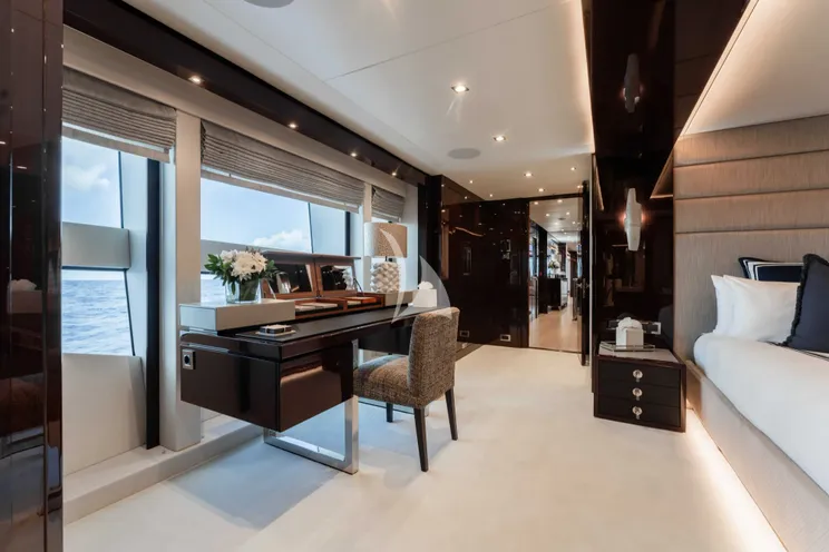 Charter Yacht CAPTAIN MORGAN III - Sunseeker 131 - 5 Cabins - Nassau - Exumas - Bahamas