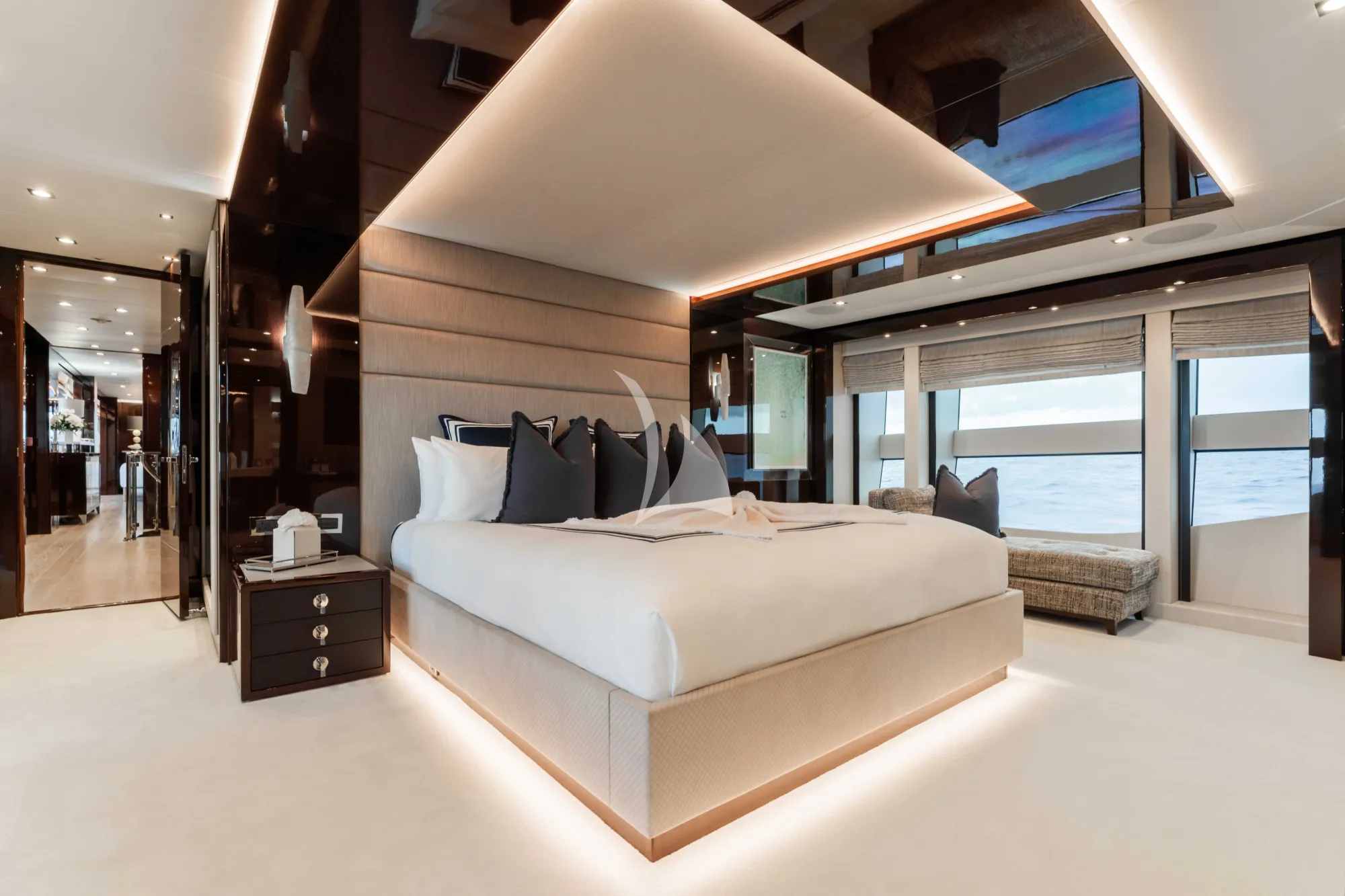Charter Yacht CAPTAIN MORGAN III - Sunseeker 131 - 5 Cabins - Nassau - Exumas - Bahamas