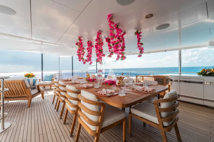 Charter Yacht CAPTAIN MORGAN III - Sunseeker 131 - 5 Cabins - Nassau - Exumas - Bahamas