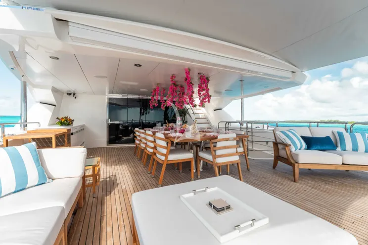 Charter Yacht CAPTAIN MORGAN III - Sunseeker 131 - 5 Cabins - Nassau - Exumas - Bahamas