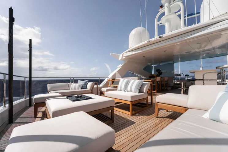 Charter Yacht CAPTAIN MORGAN III - Sunseeker 131 - 5 Cabins - Nassau - Exumas - Bahamas